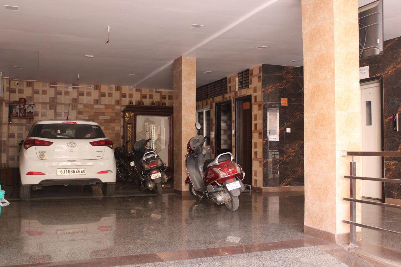 Maruti Group Of Hotels - Shri Naman Nāthdwāra Extérieur photo