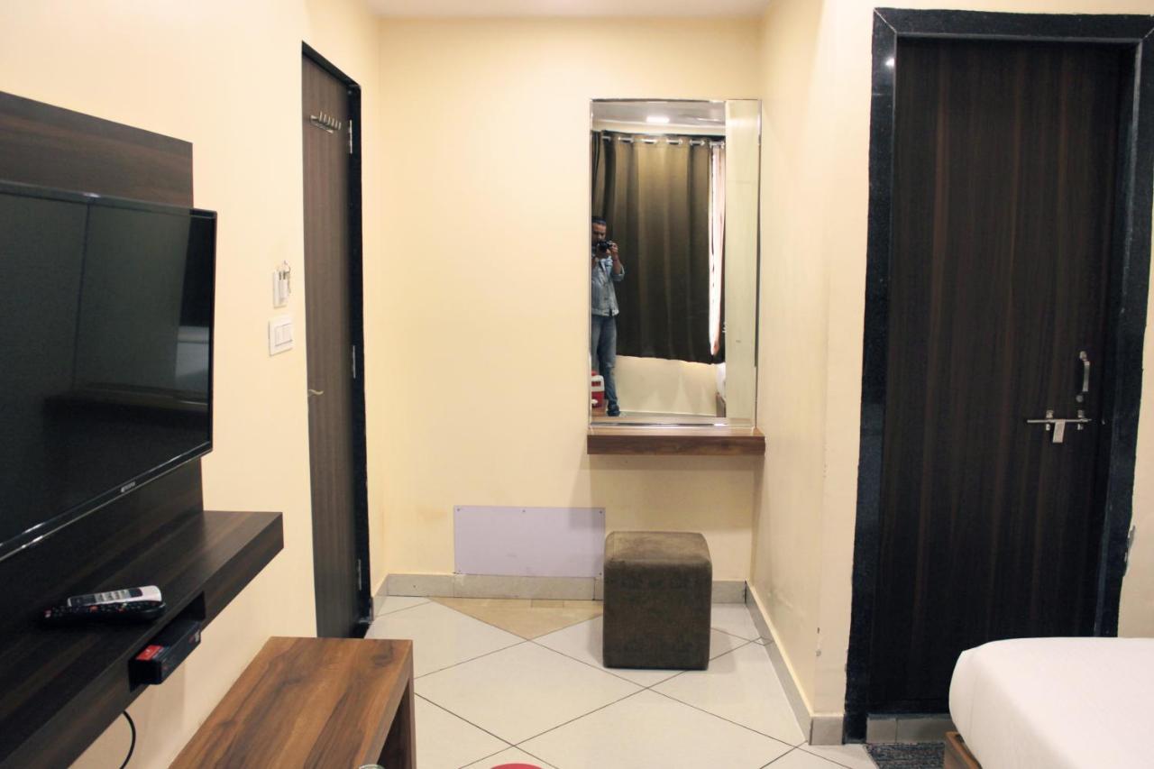 Maruti Group Of Hotels - Shri Naman Nāthdwāra Extérieur photo