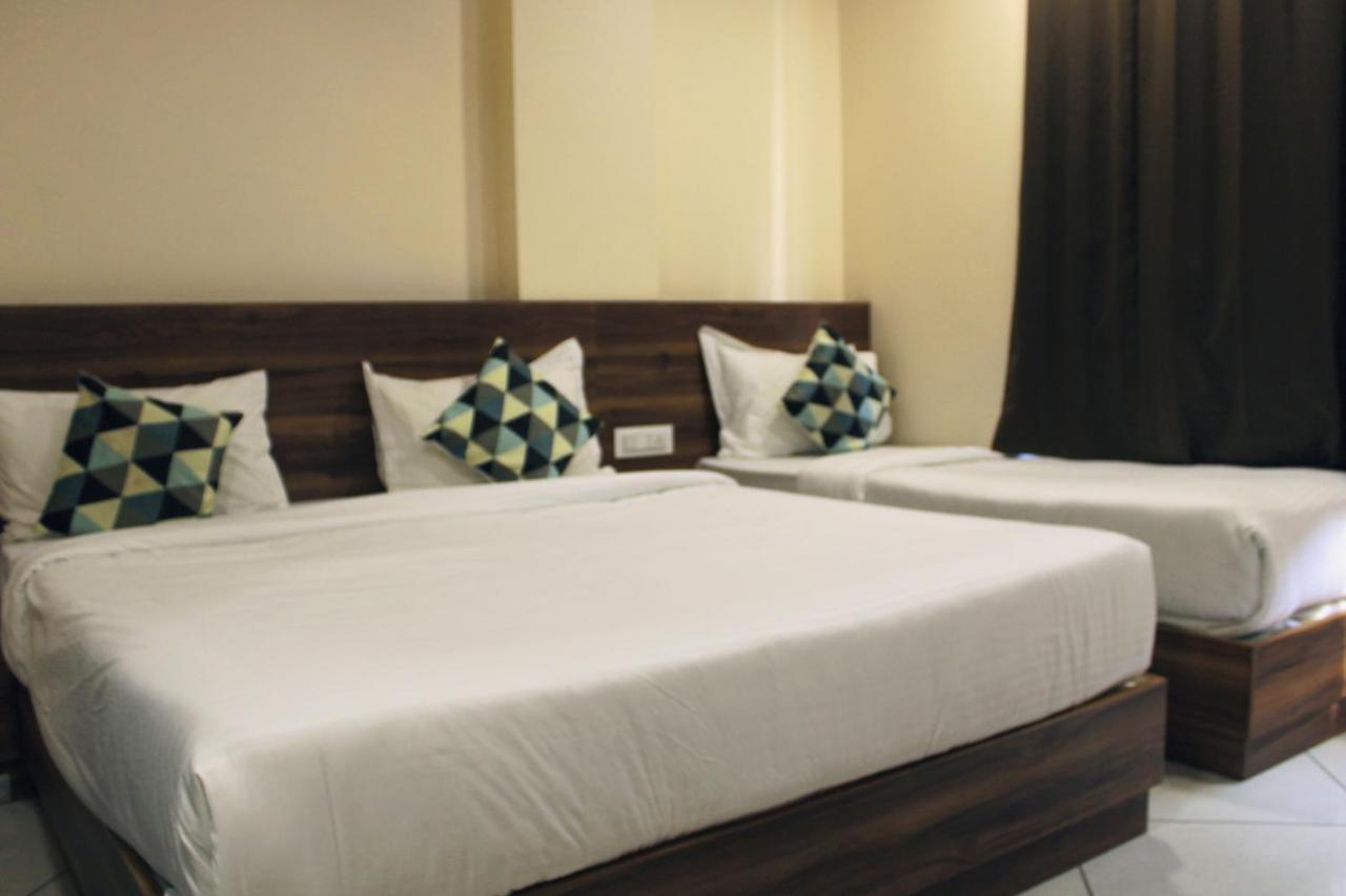 Maruti Group Of Hotels - Shri Naman Nāthdwāra Extérieur photo