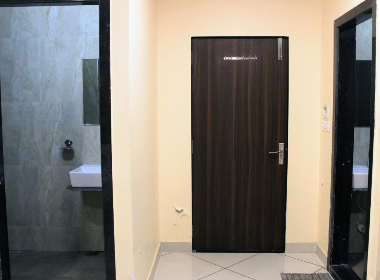 Maruti Group Of Hotels - Shri Naman Nāthdwāra Extérieur photo