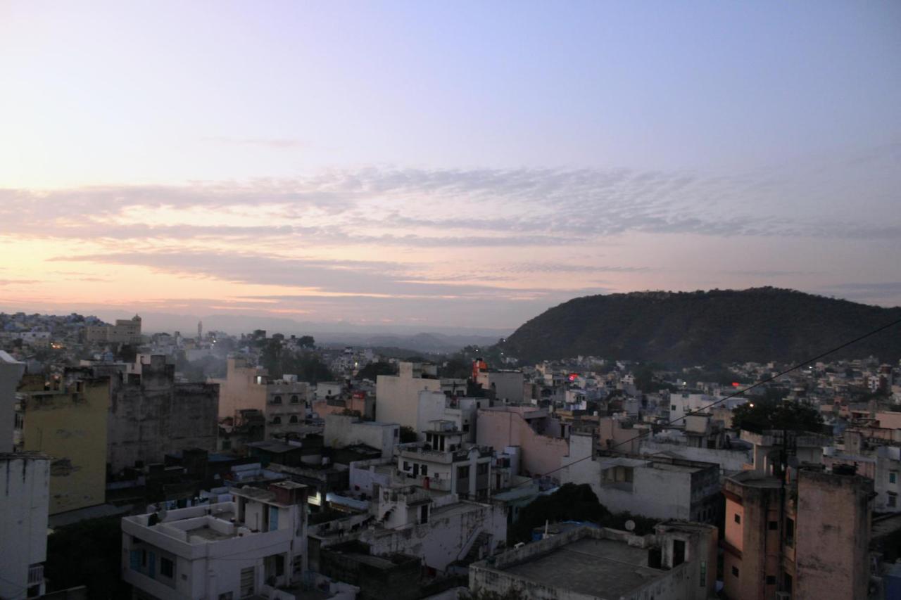 Maruti Group Of Hotels - Shri Naman Nāthdwāra Extérieur photo