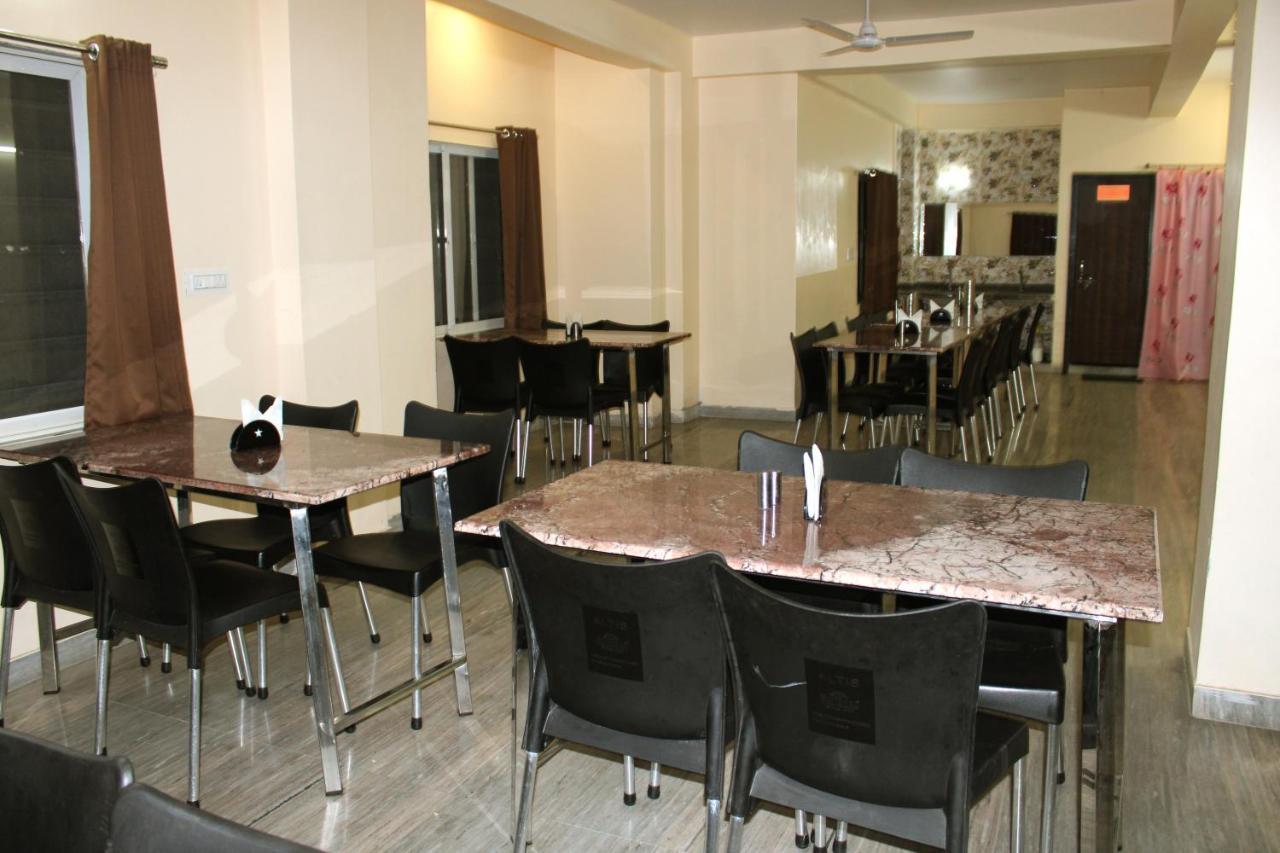 Maruti Group Of Hotels - Shri Naman Nāthdwāra Extérieur photo