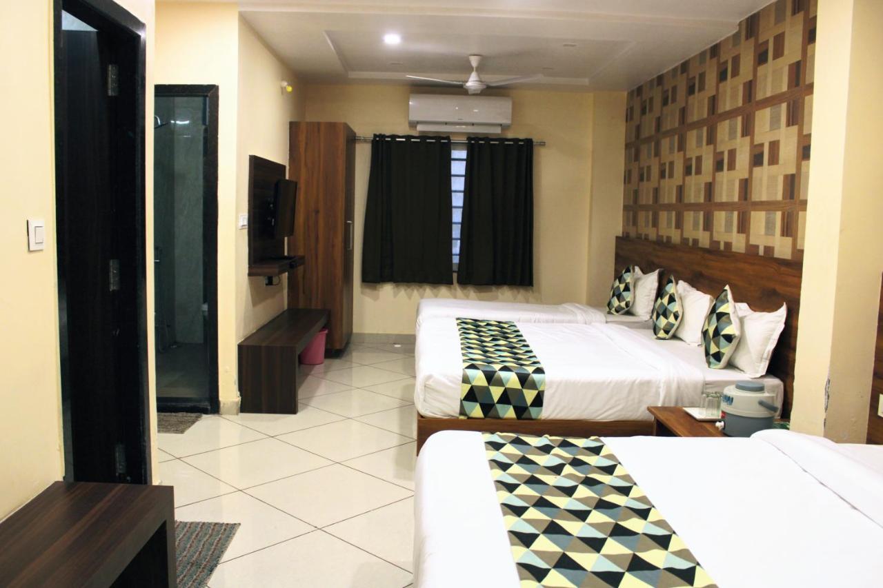 Maruti Group Of Hotels - Shri Naman Nāthdwāra Extérieur photo