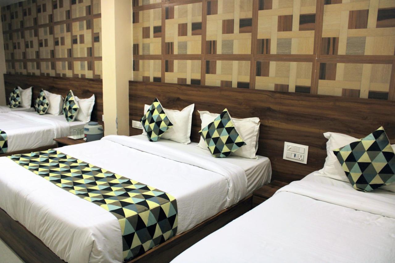 Maruti Group Of Hotels - Shri Naman Nāthdwāra Extérieur photo