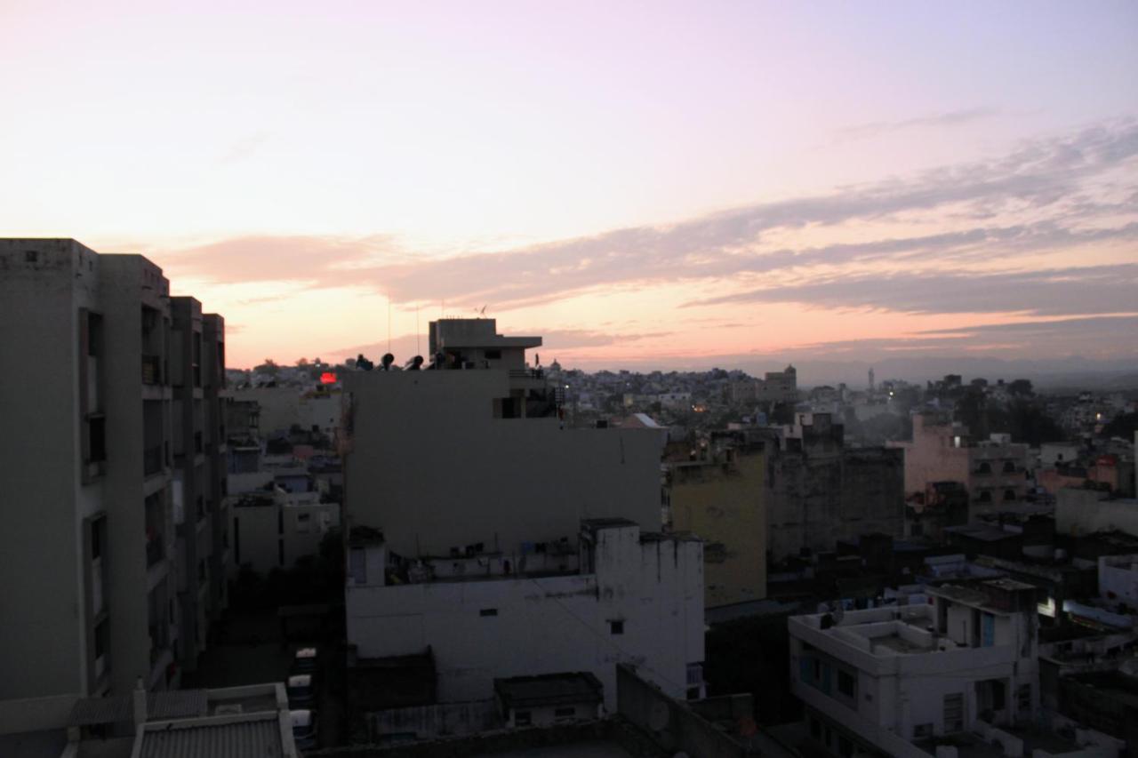 Maruti Group Of Hotels - Shri Naman Nāthdwāra Extérieur photo