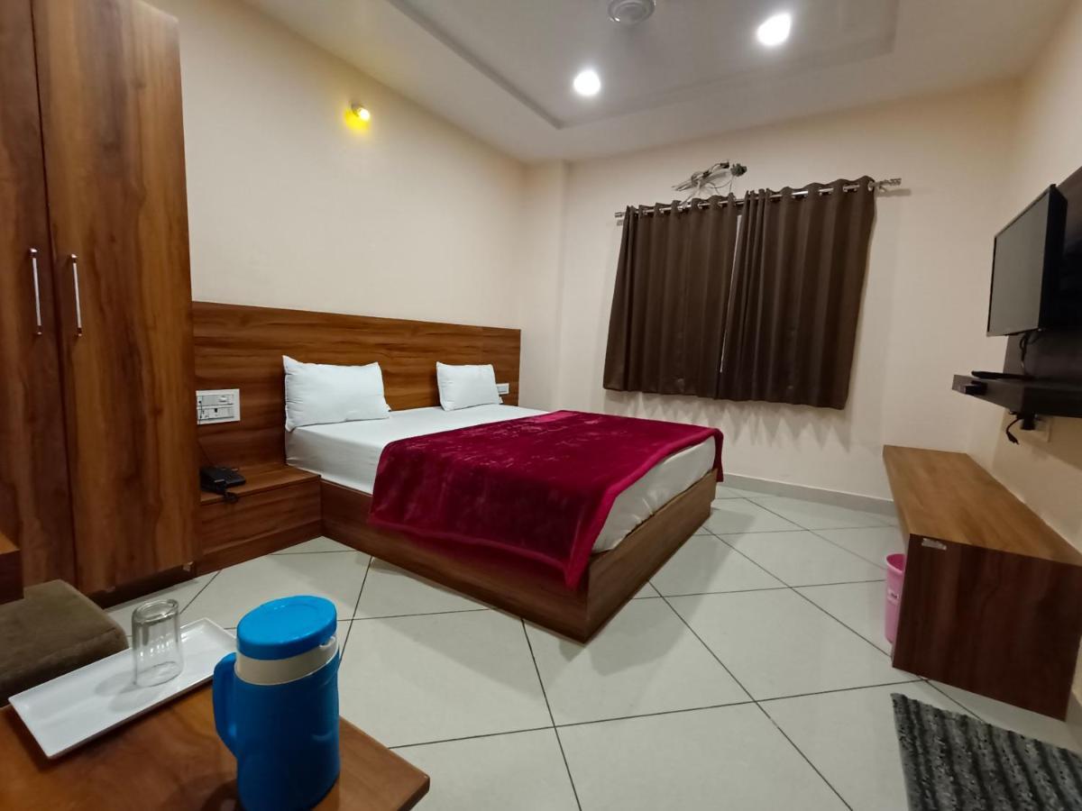 Maruti Group Of Hotels - Shri Naman Nāthdwāra Extérieur photo