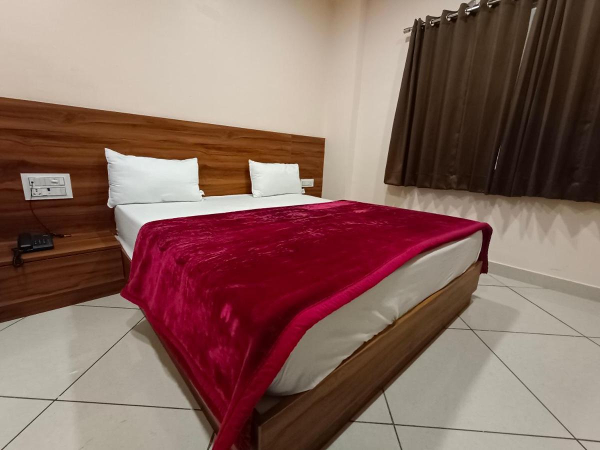 Maruti Group Of Hotels - Shri Naman Nāthdwāra Extérieur photo