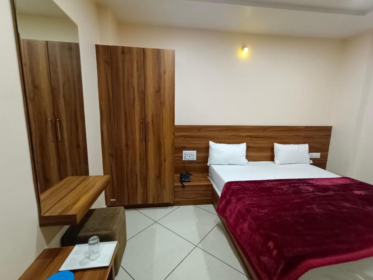 Maruti Group Of Hotels - Shri Naman Nāthdwāra Extérieur photo