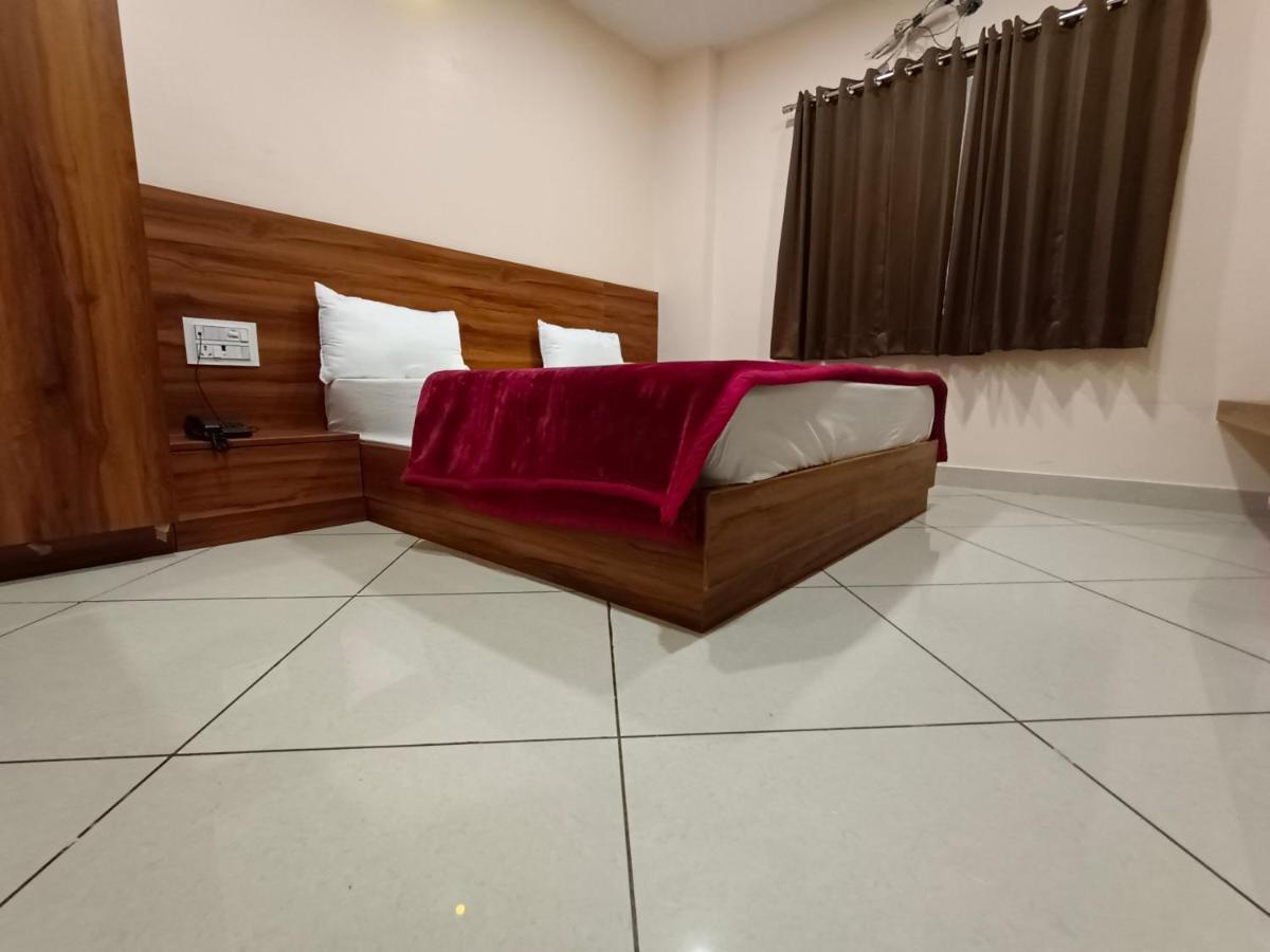 Maruti Group Of Hotels - Shri Naman Nāthdwāra Extérieur photo