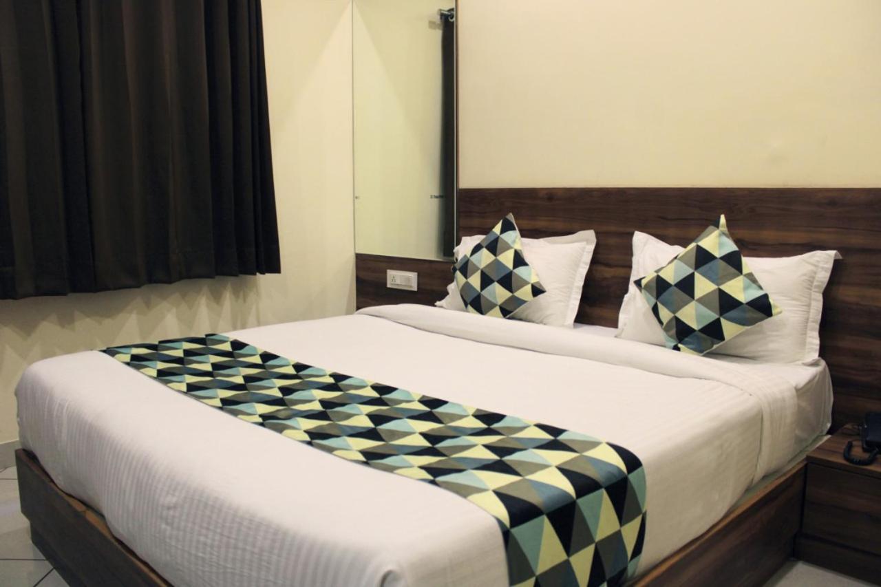Maruti Group Of Hotels - Shri Naman Nāthdwāra Extérieur photo